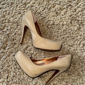 Chic BCBG Beige Textured High Heels - Alligator